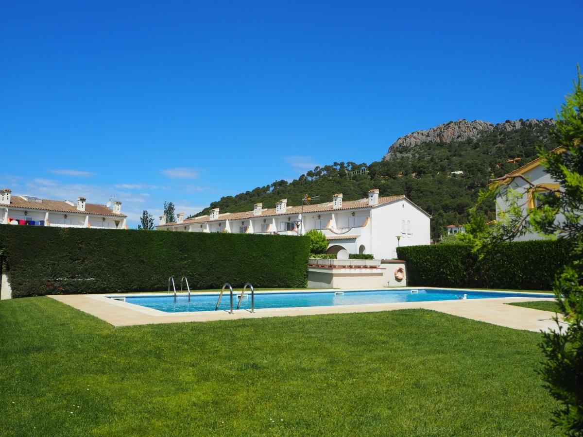 Casa En L'Estartit, Piscina, Jardin Comunitarioヴィラ エクステリア 写真