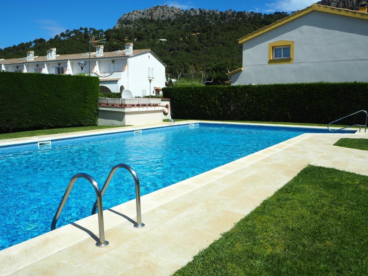 Casa En L'Estartit, Piscina, Jardin Comunitarioヴィラ エクステリア 写真