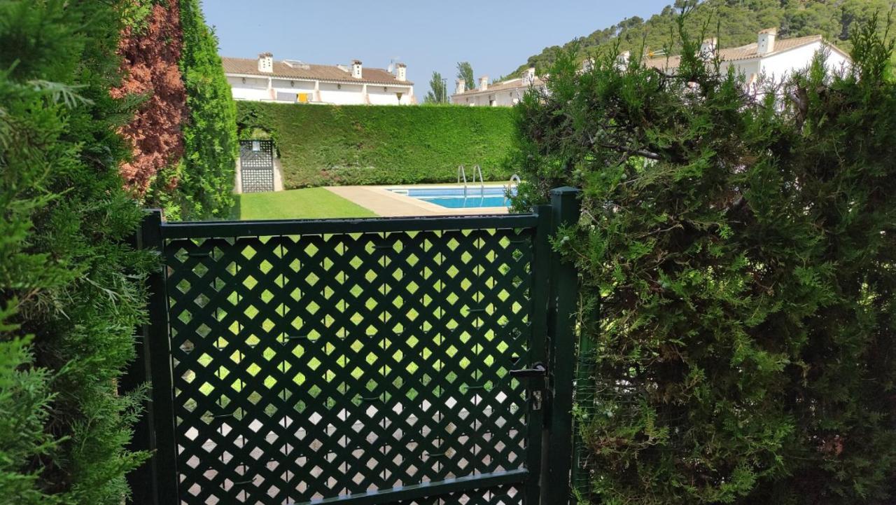 Casa En L'Estartit, Piscina, Jardin Comunitarioヴィラ エクステリア 写真